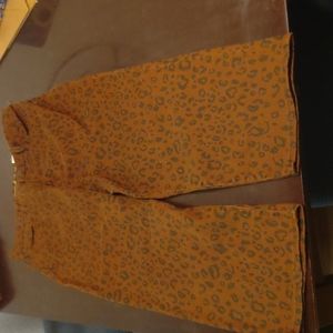 New with tag universal thread jeans